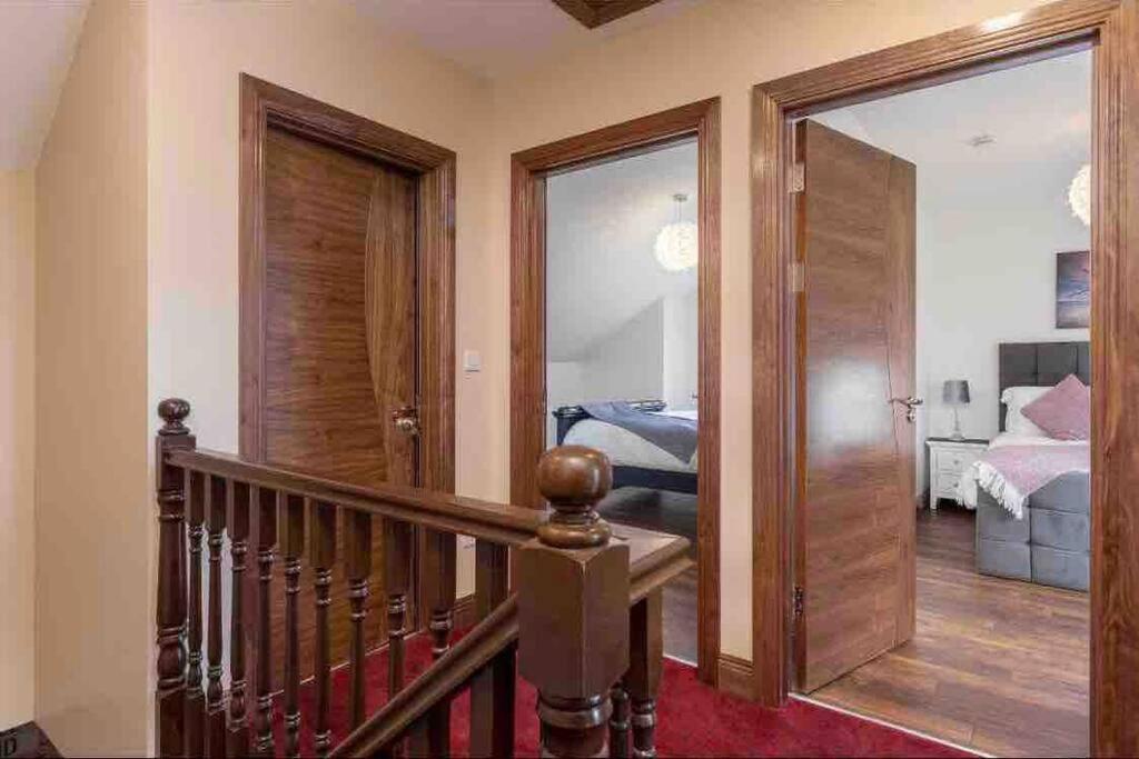 Wonderful Coastal Home In Dingle Town מראה חיצוני תמונה