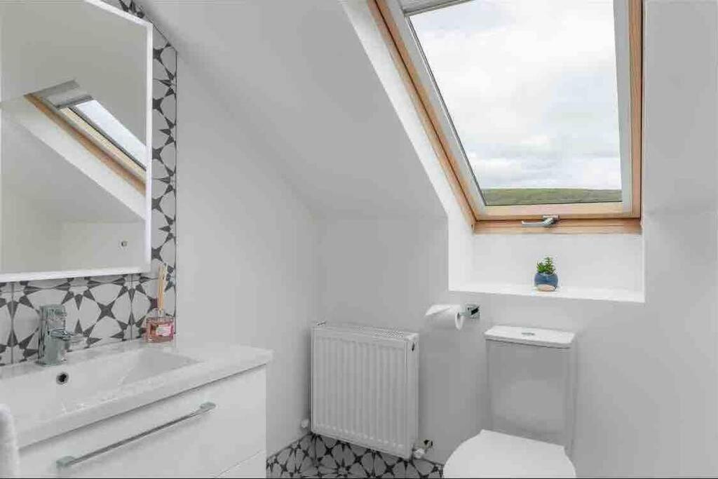 Wonderful Coastal Home In Dingle Town מראה חיצוני תמונה